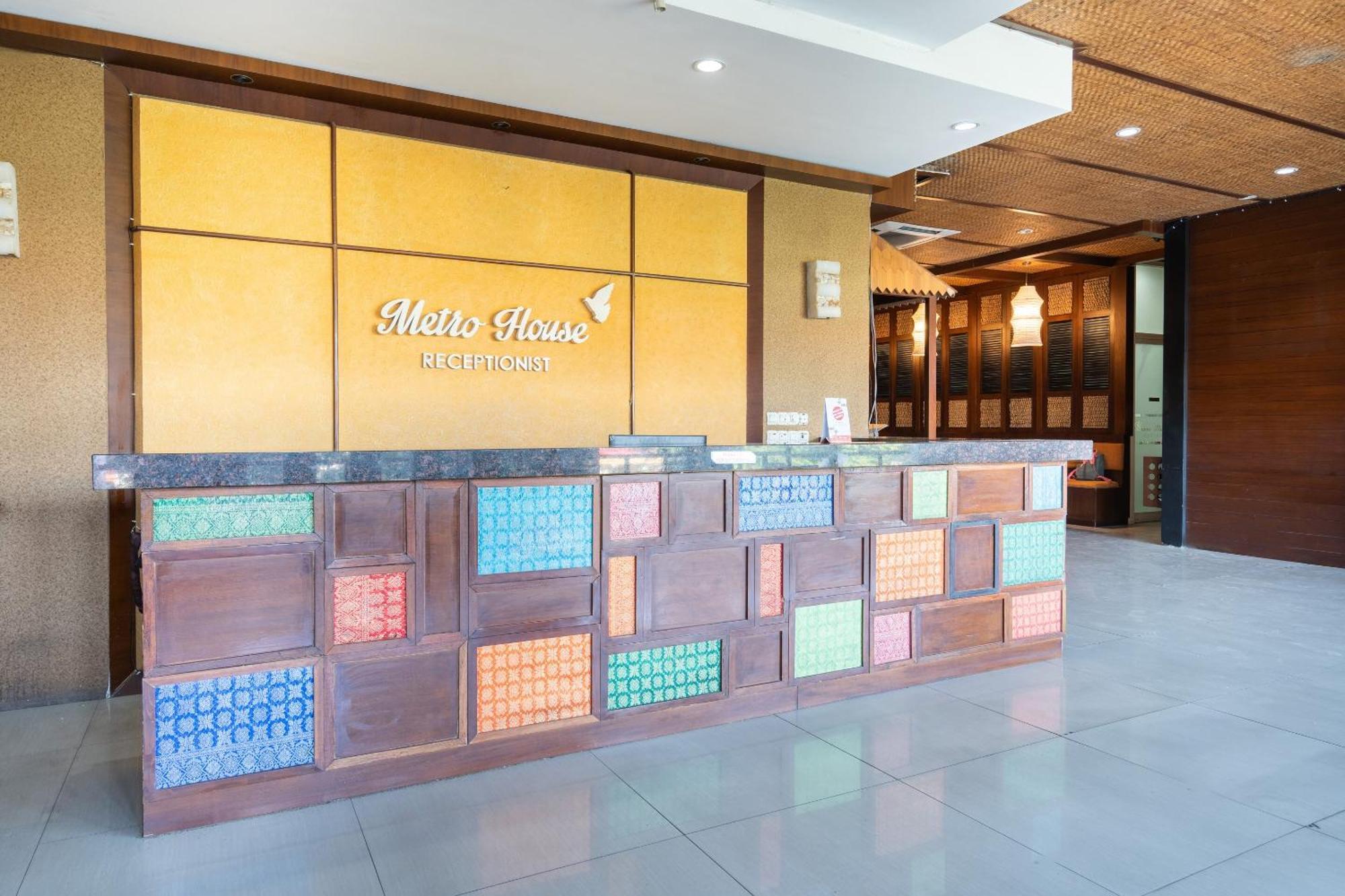 Super Oyo Flagship 91863 Metro House Hotel Surabaya Exterior photo