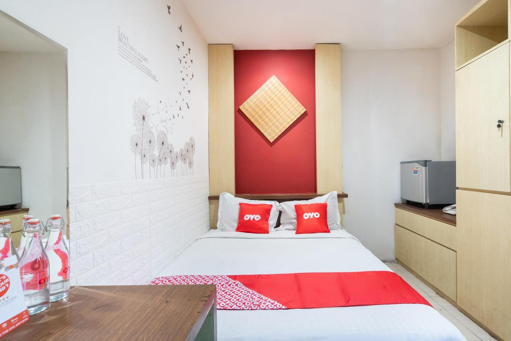 Super Oyo Flagship 91863 Metro House Hotel Surabaya Exterior photo